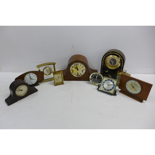 2275 - A quantity of assorted mantle clocks