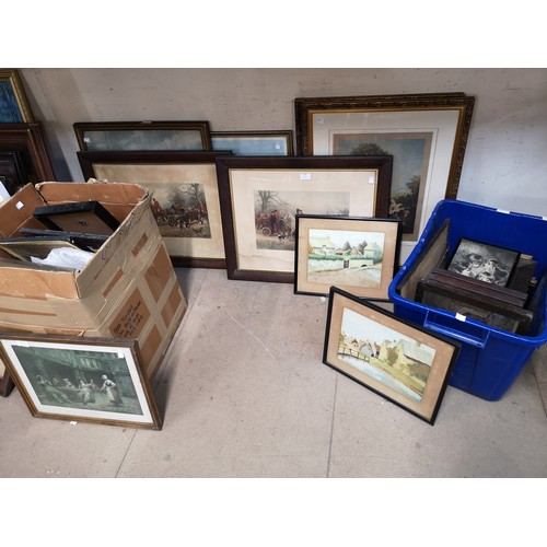 307 - A large quantity of assorted prints