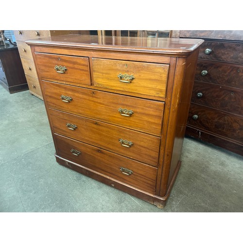 124 - A Victorian mahogany chest of drawers