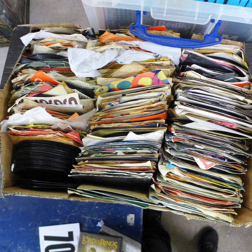 2085 - A large quantity of LP records and 7