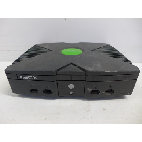 2107 - Three XBOX 360S consoles, an XBOX 360 with 60gb HDD, one controller, power supply, HD AV cable etc. ... 