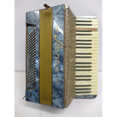 2115 - A vintage Stentor accordion