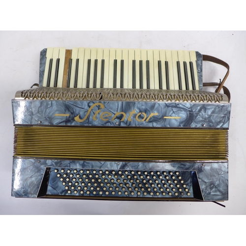 2115 - A vintage Stentor accordion