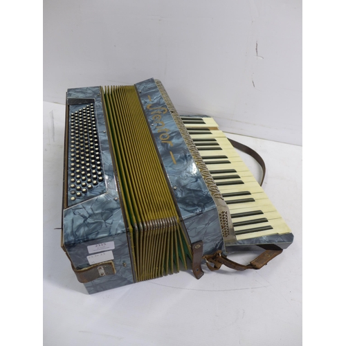 2115 - A vintage Stentor accordion