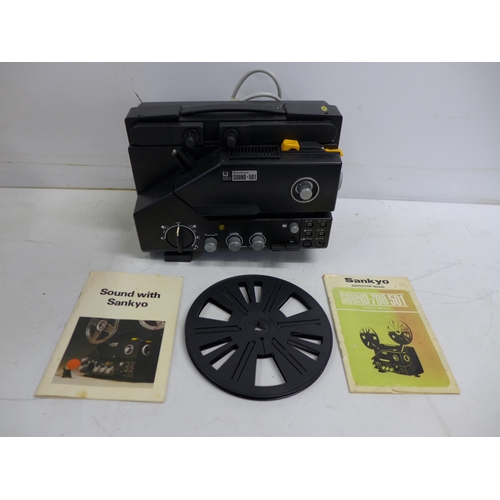 2121 - A Sankyo Sound-501 Super 8/Single 8 reel to reel player- boxed