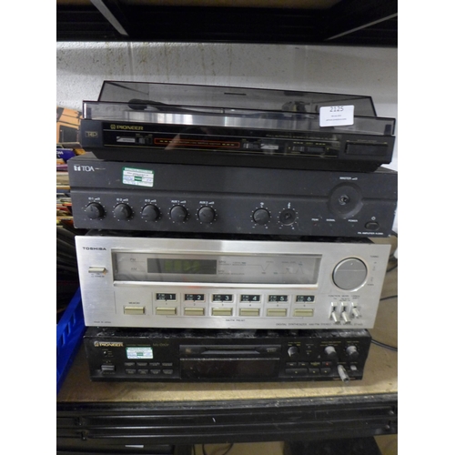 2125 - A quantity of stereo equipment including a Pioneer PL-X55Z full automatic stereo turntable, a Pionee... 