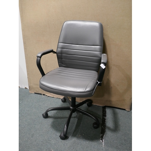 3332 - Bts True Innovations Chair  (325-266) This lot is subject to vat