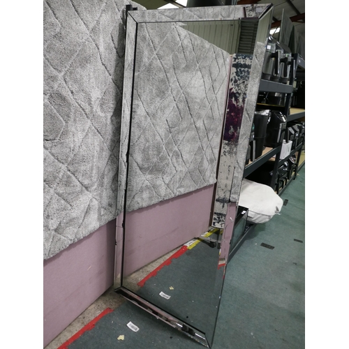 3383 - 2 x Luna Leaner Mirrors - 178 X 76 Cm,
Kirkland Signature 42