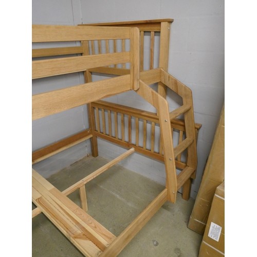 1557 - Pine bunkbeds, single top bunk, 4ft bottom bunk