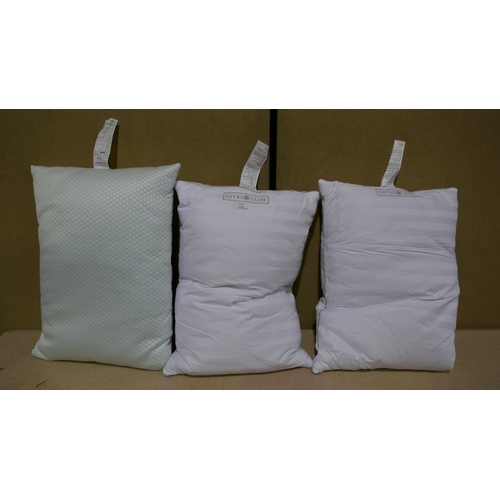 3013 - 3x Mixed Hotel Grand Pillows, (325-408,410) This lot is subject to vat