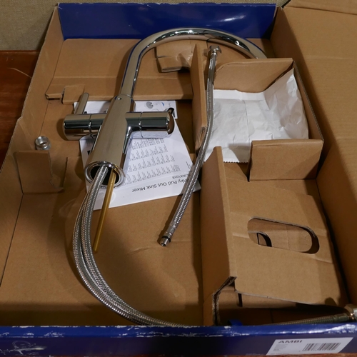 3079 - Grohe Ambi Kitchen Mixer Tap    (324-194) *This lot is subject to vat