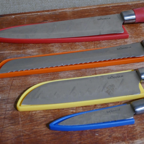 3096 - Sekai Skandia 4pc Knife Set (324-388) *This lot is subject to vat