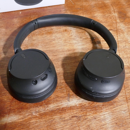 3102 - Sony Wireless Headphones - Model Whch720Nb                 (325-158) This lot is subject to vat