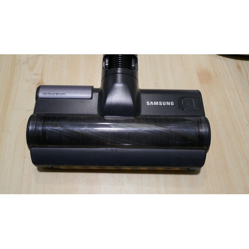 3122 - Samsung Bespoke Stick Vacuum Cleaner with battery, Original RRP £499.99 + vat (324-205) *This lot is... 