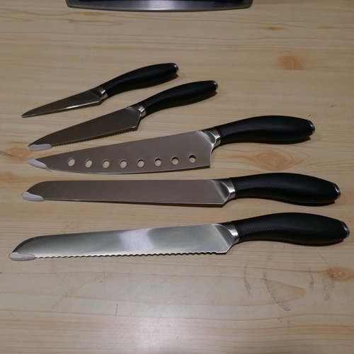 3135 - Circulon Knife Block Set (325-265) This lot is subject to vat