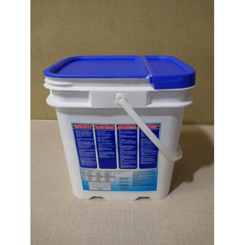 3284 - Kirkland Signature Laundry Detergent(12.7Kg), Dish cloths, (325-11,70) This lot is subject to vat