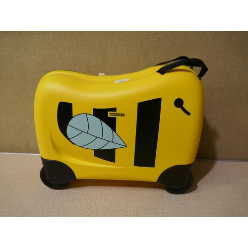 3349 - American Tourister Ride On Kids Suitcase  (325-262) This lot is subject to vat