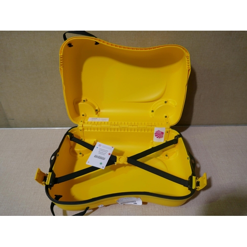 3349 - American Tourister Ride On Kids Suitcase  (325-262) This lot is subject to vat