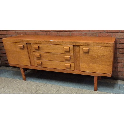 24 - An Elliotts of Newbury teak sideboard