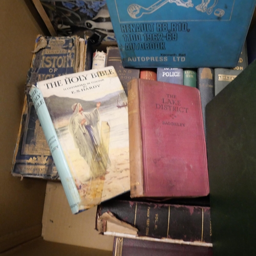 1171 - A box of hardback vintage books covering British history and culture, dating from 1900s onwards, inc... 