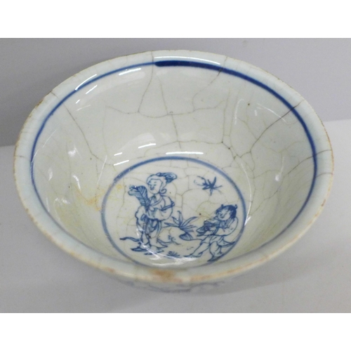 648 - A blue and white bowl, 12cm