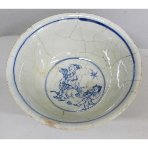 648 - A blue and white bowl, 12cm