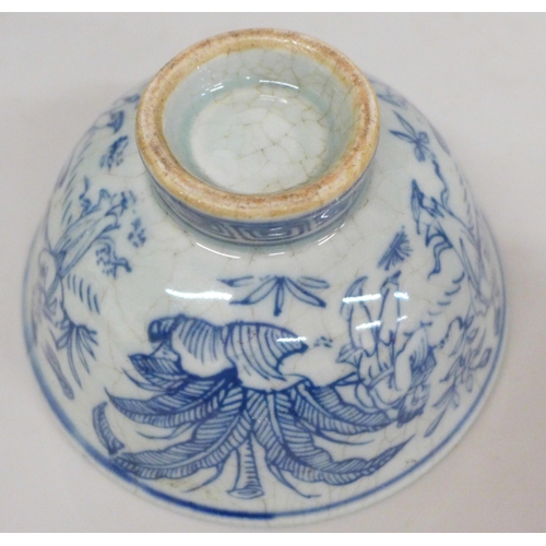 648 - A blue and white bowl, 12cm