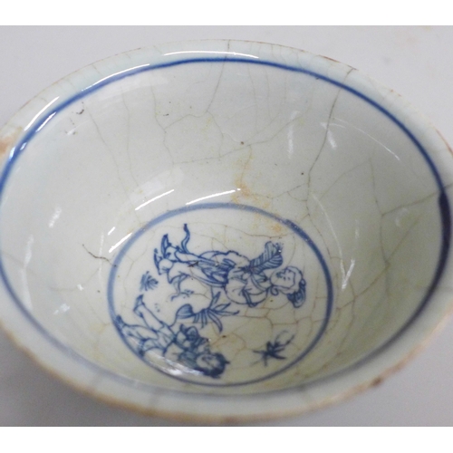 648 - A blue and white bowl, 12cm