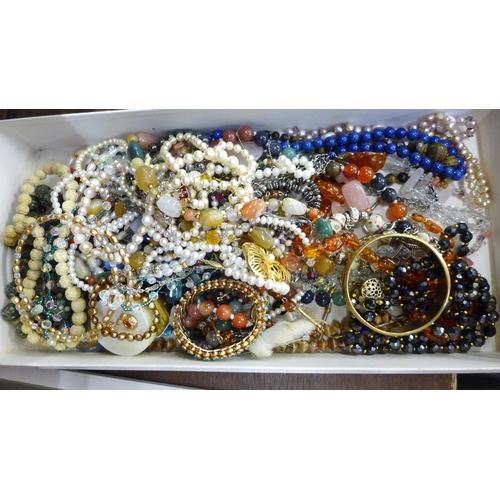 675 - A collection of costume jewellery, some vintage, including a Chinese hardstone bead necklace, three ... 