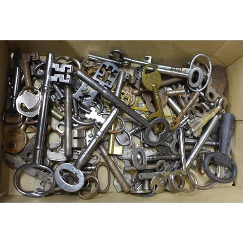 691 - A collection of over one hundred Georgian and later keys