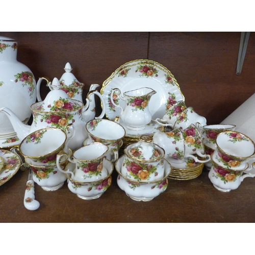 701 - Royal Albert Old Country Roses tea and coffee ware and a table lamp, first quality, 48 pieces, teapo... 