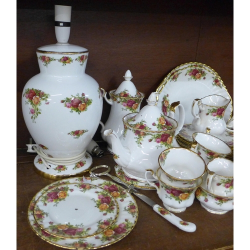 701 - Royal Albert Old Country Roses tea and coffee ware and a table lamp, first quality, 48 pieces, teapo... 