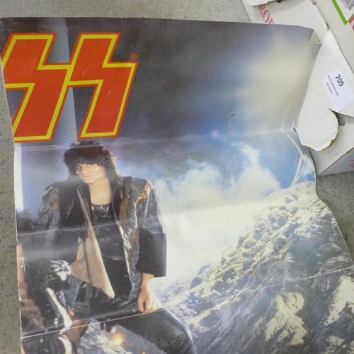 707 - Posters, Kiss and Alice Cooper