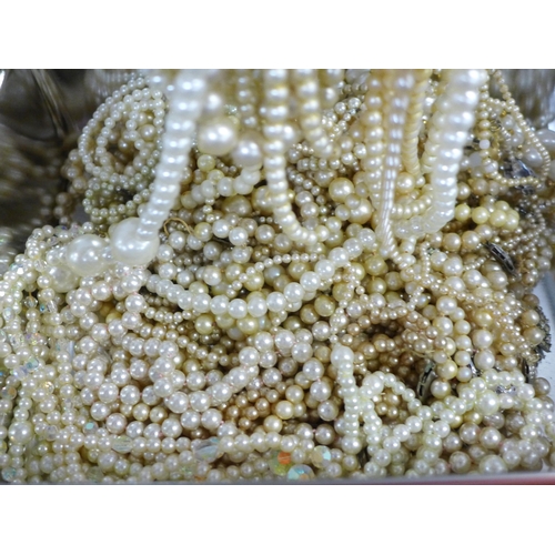 768 - A collection of faux pearl necklaces