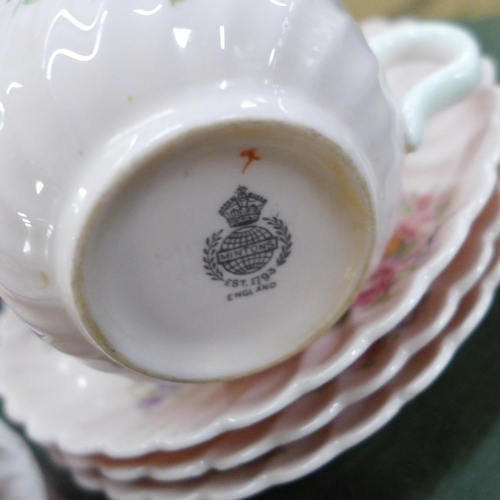 778 - A collection of decorative china and cabinet cups, saucers, tea set, etc.