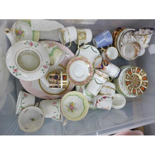 778 - A collection of decorative china and cabinet cups, saucers, tea set, etc.