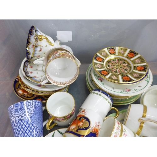 778 - A collection of decorative china and cabinet cups, saucers, tea set, etc.