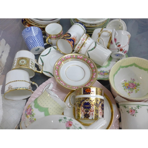 778 - A collection of decorative china and cabinet cups, saucers, tea set, etc.