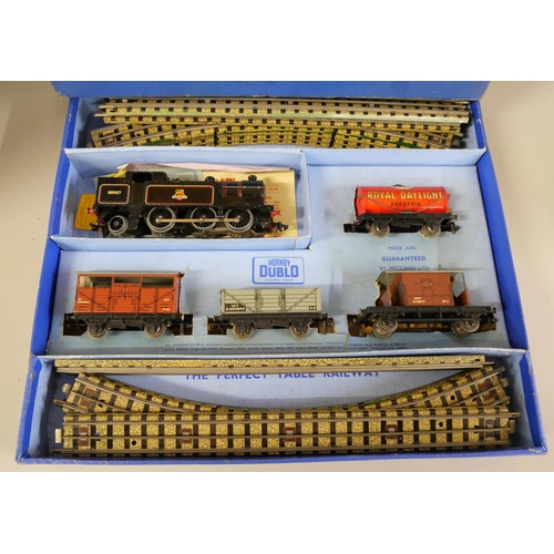 806 - A Hornby Dublo three-rail OO gauge EDG17 Tank Goods Train B.R. set in original box