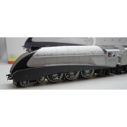 808 - Hornby Railways OO gauge R3308 'The Silver Jubilee Collection' A1 Class 'Silver King' 2511 locomotiv... 