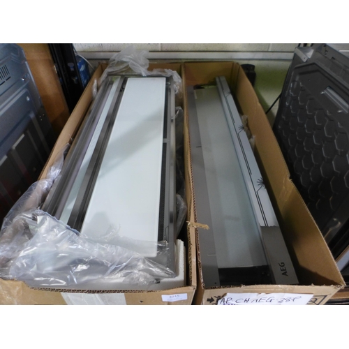 3015 - AEG Pull out Canopy Hood and a Viceroy 90cm canopy extractor (550-108, 110) * This lot is subject to... 