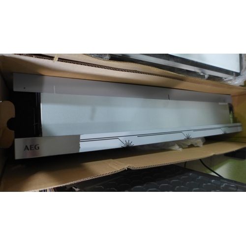 3015 - AEG Pull out Canopy Hood and a Viceroy 90cm canopy extractor (550-108, 110) * This lot is subject to... 