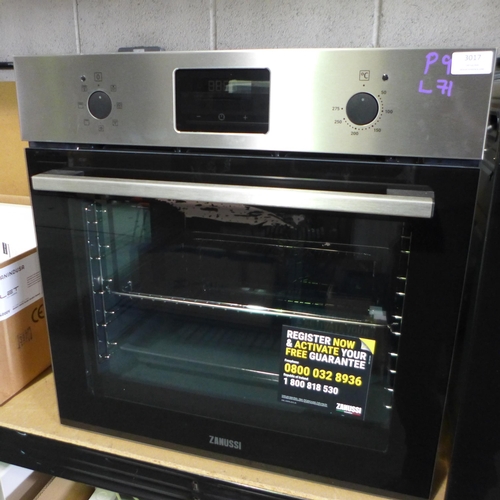 3017 - Zanussi Single Multifunction Oven (H589xW594xD568) (Model no: ZOHNX3X1) (550-71) * This lot is subje... 