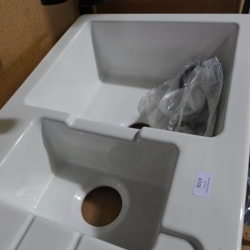 3019 - Madeira 1.5 Bowl RVS Ceramic Sink (500x1000) (550-209)  * This lot is subject to vat