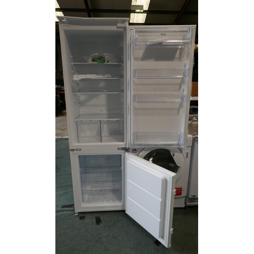 3136 - AEG Integrated 70/30 Fridge Freezer - Frost Free (H1772xW546xD549) (550-178) * This lot is subject t... 