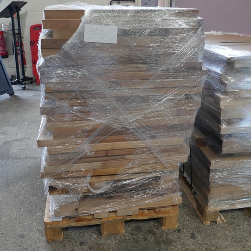 3137 - Pallet of Solid Oak Off-Cuts (550-158) * This lot is subject to vat