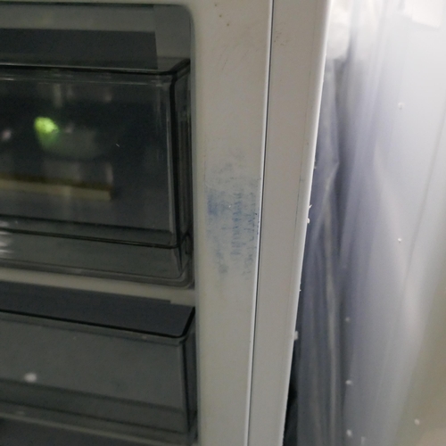 3144 - CDA Under Counter Freezer (Broken Door) (H818xW596xD550) (Model no: FW284) (550-223) * This lot is s... 