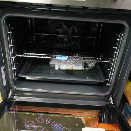 3186 - Zanussi Single Multifunction Oven (Broken Door) (H589xW594xD568) (550-104) * This lot is subject to ... 