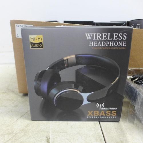 2060 - 7 sets of X Bass wireless headphones