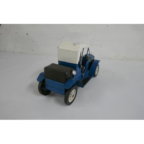 2098 - A tin plate model car